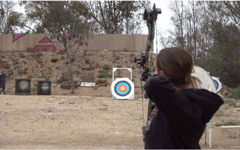 Long Range Compound Bow Shooting