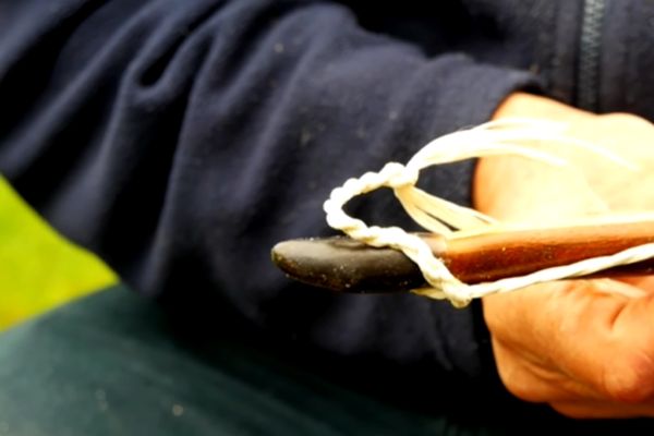 Tie a Loop of a bow string